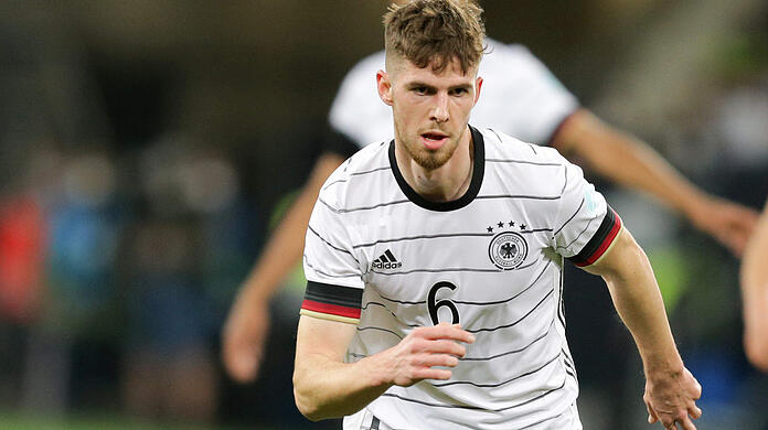 "Hansi Flick scheint auch irgendwas in ihm zu sehen, sonst hätte er ihn nicht berufen", sagt Matthias Stach über seinen Sohn Anton, der gegen Israel erstmals in der A-Nationalmannschaft gespielt hat.