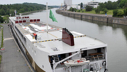 Binnenkreuzfahrten boomen. Ab Mitte 2011 wird die Anlegestelle am Kanal in Nürnberg für 8,2 Millionen Euro aufgemöbelt. Binnenkreuzfahrten boomen. Ab Mitte 2011 wird die Anlegestelle am Kanal in Nürnberg für 8,2 Millionen Euro aufgemöbelt.
