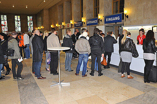Die Erotikmesse "Eros und Amore" gastiert ein Wochenende lang in München. Für die Besucher gibt's heiße Auftritte von drallen Erotik-Stars. Sehen Sie hier die Bilder von den letzten Messen!