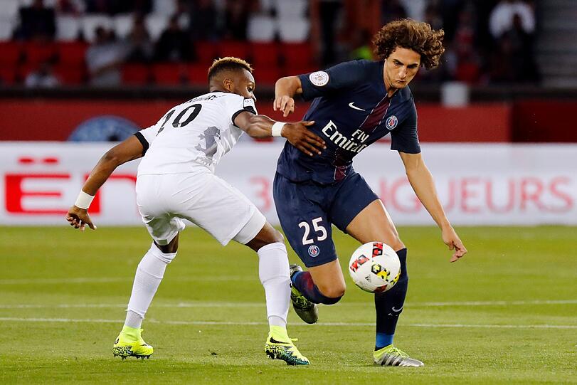 ...Rabiot ist ein talentierter, solider Mittelfeldspieler, der seinen Zenit noch nicht erreicht hat. Die Wertung geht daher an Bayerns Vidal. Es steht 4:3