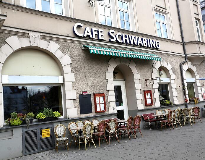 Innen wird das Café aufwändig renoviert - bis zu den Sommerferien.