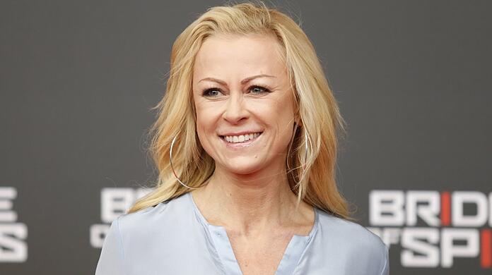Jenny Elvers ist ab Dienstag (22. Februar) bei "Prominent getrennt" zu sehen.