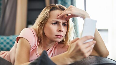 Wenn das Handynetz dauerhaft schlecht ist, haben Verbraucherinnen und Verbraucher nun neue Rechte.