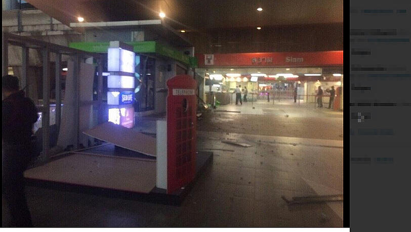 Terror-Anschlag in Bangkok: Im Siam Paragon Einkaufszentrum wurden zwei selbstgebaute Bomben gezündet. Terror-Anschlag in Bangkok: Im Siam Paragon Einkaufszentrum wurden zwei selbstgebaute Bomben gezündet.