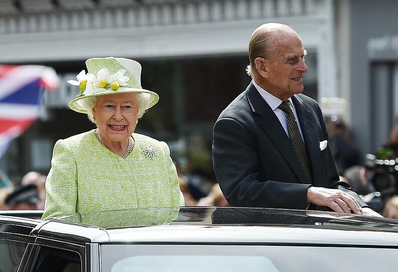 Während Politiker aus dem In- und Ausland die Verdienste der Queen ehren, feiern in Windsor die Untertanen ihre Monarchin. Die Bilder zum Durchklicken.