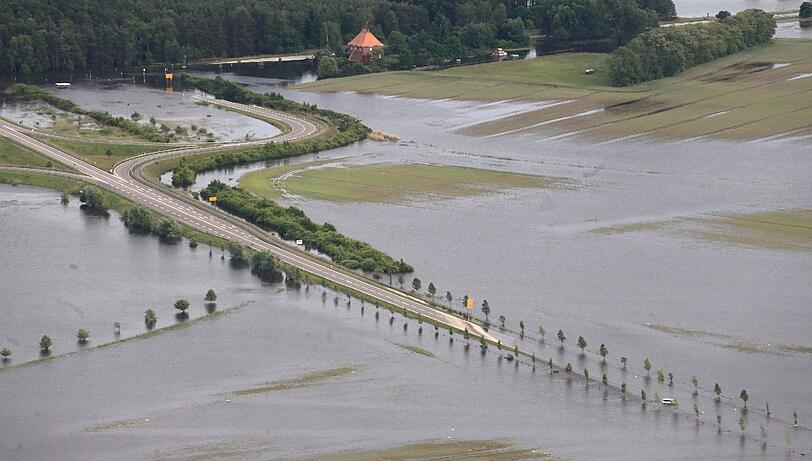 Das sind die Bilder von der spektakulären Rettungsaktion in Sachsen-Anhalt.