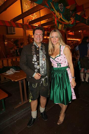 Francis Fulton-Smith mit Ehefrau Verena Klein.