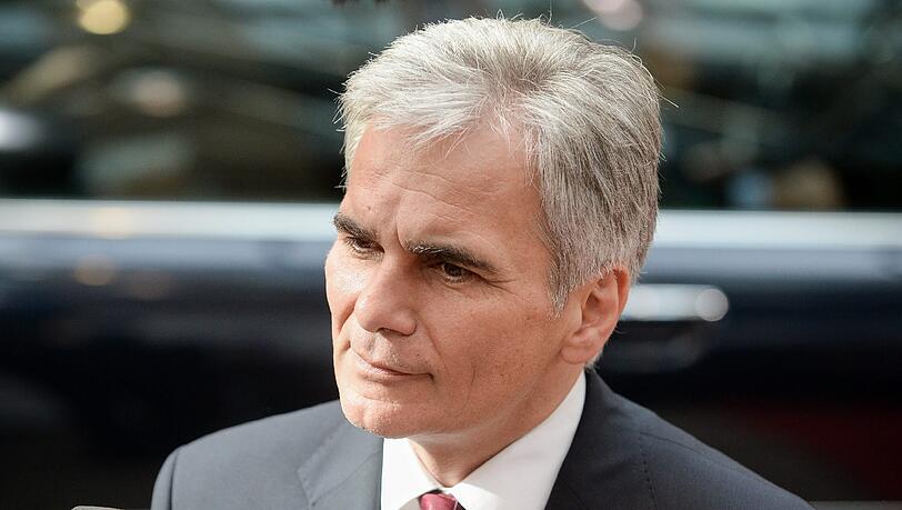 Der Österreichische Bundeskanzler: Werner Faymann. Der Österreichische Bundeskanzler: Werner Faymann.