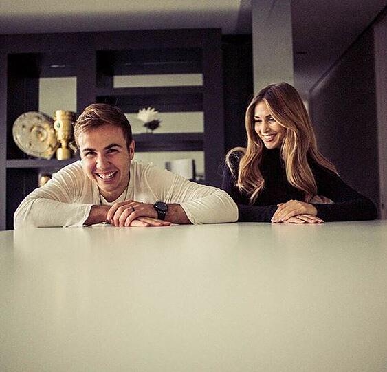 FC Bayern: Mario Götze liebt das Model Ann-Kathrin Brömmel.