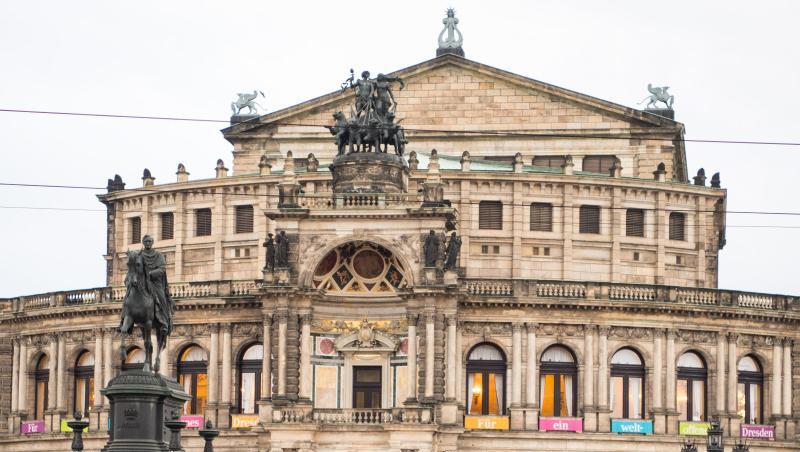 Eine Kundgebung des Pegida-Bündnisses in Dresden. Eine Kundgebung des Pegida-Bündnisses in Dresden.