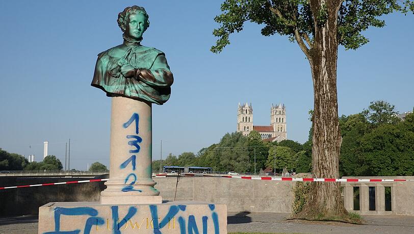 Kaum enth&uuml;llt, schon wieder beschmiert.