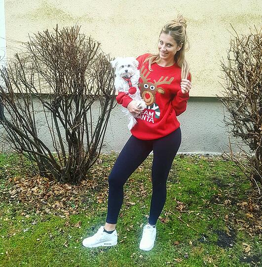 Mihaela Cataj mit ihrem Hund