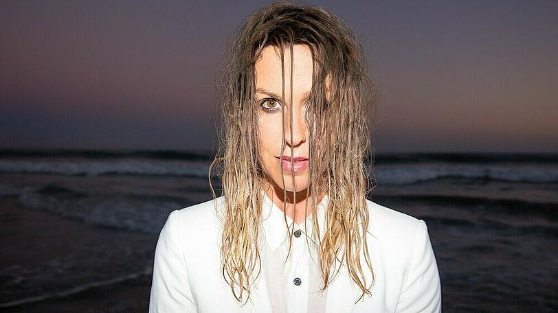 Mit "Such Pretty Forks In The Road" veröffentlicht Alanis Morissette endlich wieder neue Musik.