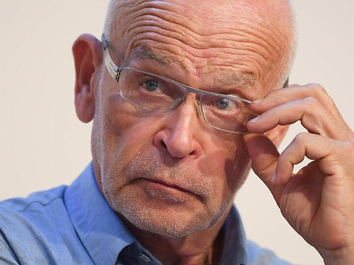 Der Enthüllungsjournalist Günter Wallraff ist auf dem Wege der Besserung.