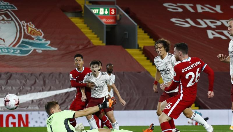 Andrew Robertson (2.v.r) sorgte beim Liverpool-Sieg gegen Arsenal für die Vorentscheidung.