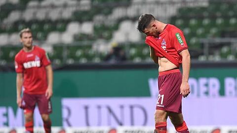 Trotz anfänglicher Führung in Bremen nicht gewonnen: Die Kölner lassen nach dem Spiel die Köpfe hängen.