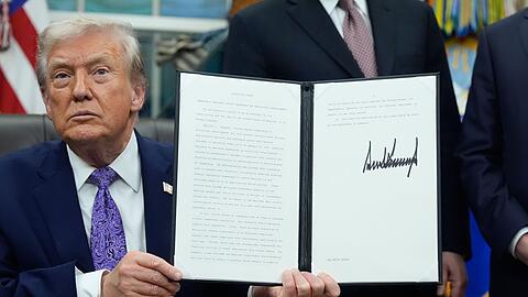 Donald Trump will KI-Gesetze einzelner Bundesstaaten eindämmen. (Archivbild)