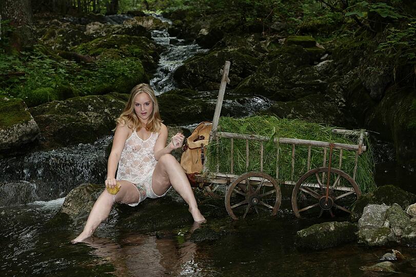 Am bayerischen Spitzingsee präsentierten sich die Models für den Bauernkalender sexy wie eh und je - hier sehen Sie die besten Bilder des Shootings.