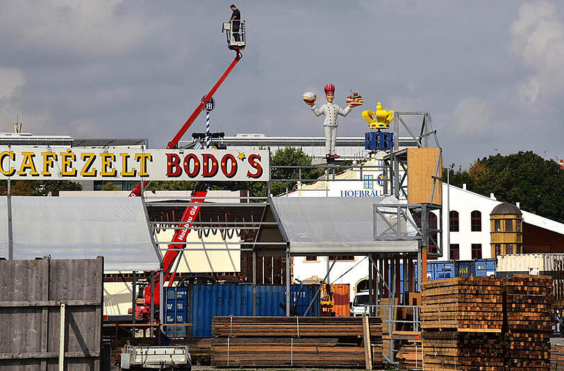 Nichtmal mehr einen Monat warten, dann ist es wieder soweit: Neue Bilder vom Wiesn-Aufbau.