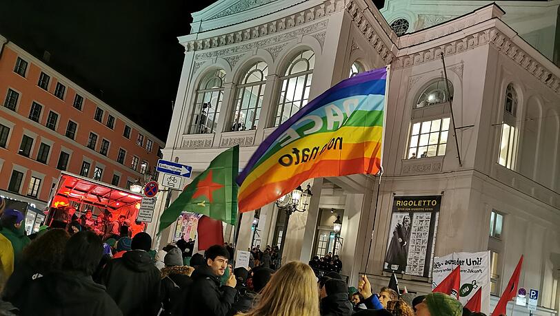 Nacht-Demo am Freitag: Hunderte Aktivisten starten am Gärtnerplatz ... Nacht-Demo am Freitag: Hunderte Aktivisten starten am Gärtnerplatz ...