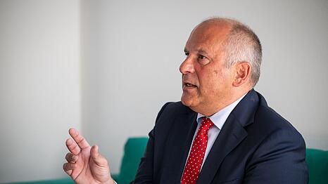 Hessens Innenminister will von erweiterten Abschiebem&ouml;glichkeiten Gebrauch machen. (Archivbild)