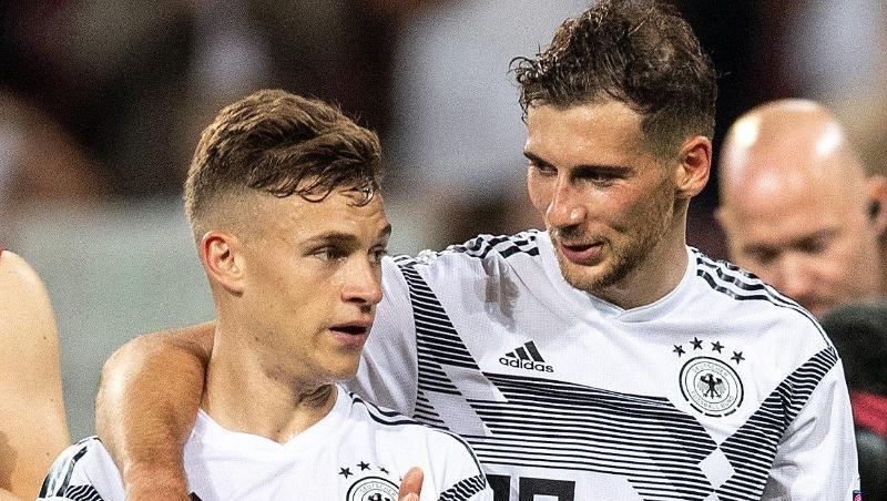 Joshua Kimmich (l) und Leon Goretzka haben die Spenden-Aktion "We kick Corona" initiiert. Joshua Kimmich (l) und Leon Goretzka haben die Spenden-Aktion "We kick Corona" initiiert.