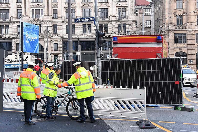Die Bilder vom Unfallort am Lenbachplatz.