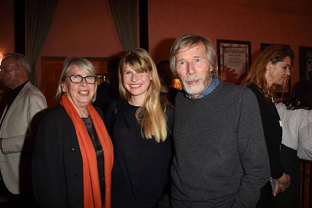 Helgarth Hella Ruthardt, Tochter Laura und Horst Janson im Jahr 2019. Helgarth Hella Ruthardt, Tochter Laura und Horst Janson im Jahr 2019.