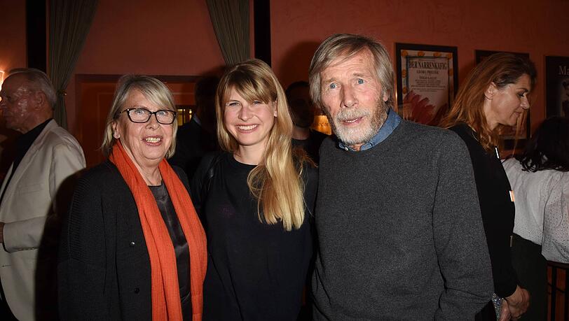 Helgarth Hella Ruthardt, Tochter Laura und Horst Janson im Jahr 2019. Helgarth Hella Ruthardt, Tochter Laura und Horst Janson im Jahr 2019.