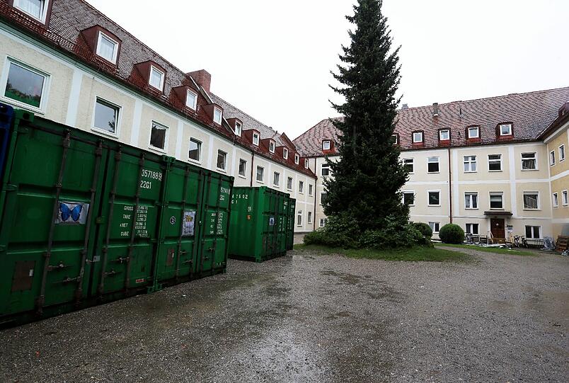 Der Innenhof des ehemaligen Klosters: Für den Kindergarten ist im Gebäude kein Platz mehr. Er ist in Container umgezogen.