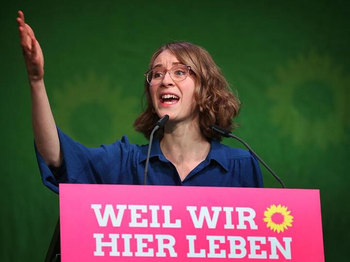 Grünen-Politikerin Eva Lettenbauer spricht auf einem Parteitag. Foto: Karl-Josef Hildenbrand/dpa/Archivbild