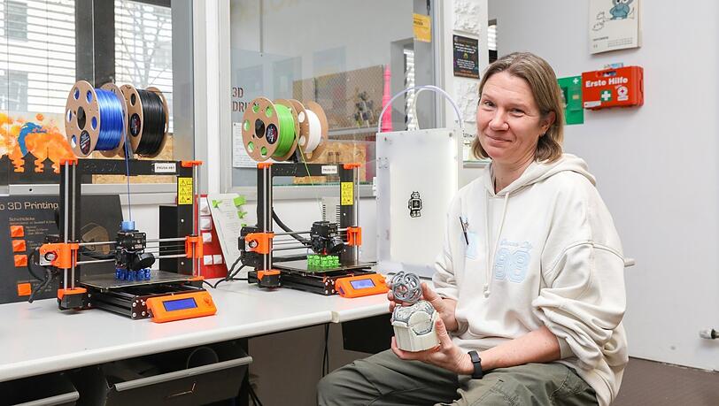 Birgit Kahler teilt ihr Wissen über den richtigen Umgang mit den Maschinen mit Schulkindern. "Für mich ist es wichtig, dass Kinder möglichst früh anfangen, einen Zugang zu Technologie zu bekommen", sagt die 49-Jährige.