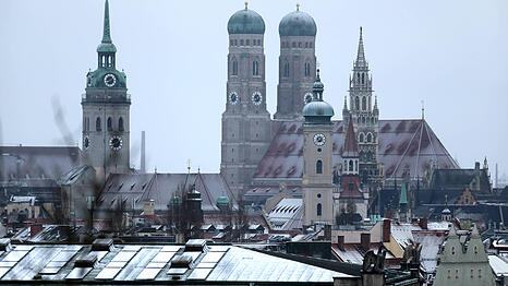 Die Parteien, die in M&uuml;nchen bei der Kommunalwahl antreten, haben verschiedene Ideen, um die Wohnungskrise in M&uuml;nchen zu l&ouml;sen.