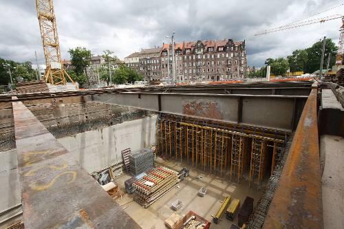 Die Baugrube für die U-Bahn wird in einem Jahr geschlossen. Doch schon jetzt soll die Diskussion um die Gestaltung des Platzes beginnen.