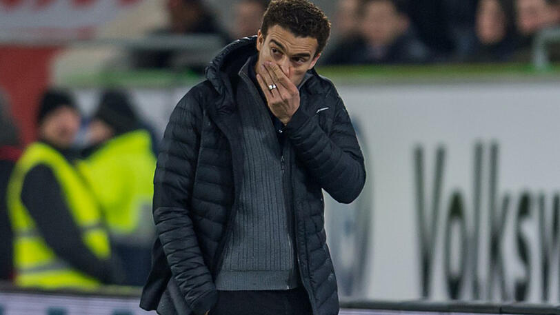 Für Wolfsburgs Trainer Valérien Ismael spitzt sich die Lage zu.