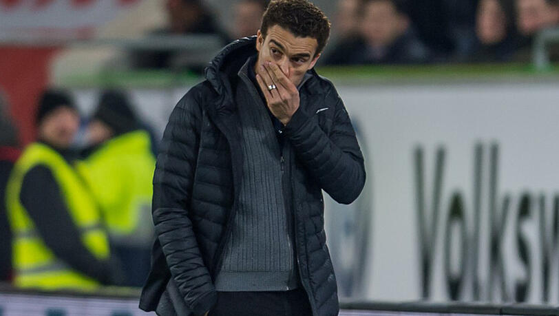 Für Wolfsburgs Trainer Valérien Ismael spitzt sich die Lage zu. Für Wolfsburgs Trainer Valérien Ismael spitzt sich die Lage zu.