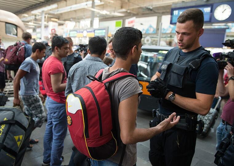 Tausende Flüchtlinge haben am Dienstag mit Zügen aus Ungarn den Münchner Hauptbahnhof erreicht.