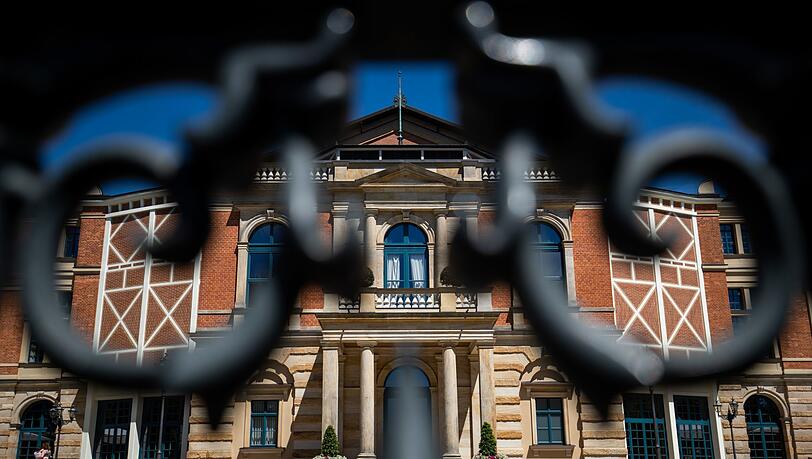 Das Richard-Wagner-Festspielhaus in Bayreuth. Hier hätte am 27. Juli mit der Premiere von „Rheingold“ die Neuinszenierung von Richard Wagners „Ring des Nibelungen“ beginnen sollen. Das Richard-Wagner-Festspielhaus in Bayreuth. Hier hätte am 27. Juli mit der Premiere von „Rheingold“ die Neuinszenierung von Richard Wagners „Ring des Nibelungen“ beginnen sollen.