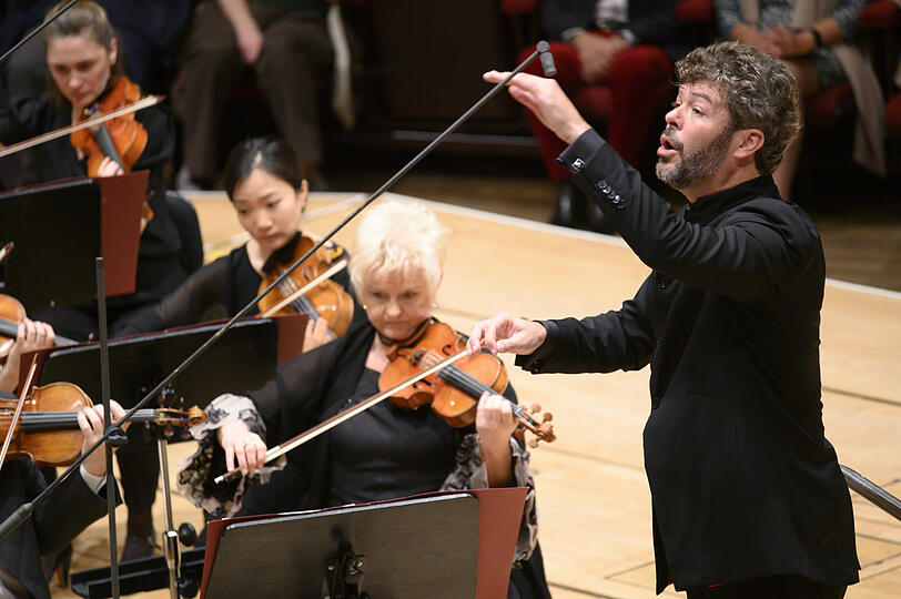 Pablo Heras-Casado und die Münchner Philharmoniker.