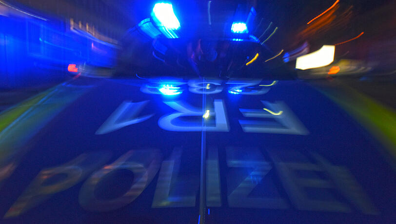 Am Samstagnachmittag wurde ein Polizeiwagen am Hauptbahnhof beschädigt. (Symbolbild) Am Samstagnachmittag wurde ein Polizeiwagen am Hauptbahnhof beschädigt. (Symbolbild)