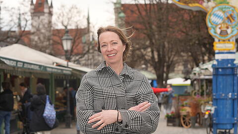 Sabine Kroi&szlig; (45) ist die frischgebackene Sprecherin der H&auml;ndlerinnen und H&auml;ndler auf dem Viktualienmarkt. Sie freut sich auf einen guten Austausch mit der Politik.