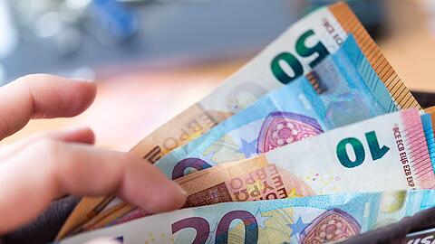 Seit mehreren Quartalen steigen die L&ouml;hne in Deutschland schneller als die Inflation. Das ist gut f&uuml;r die Kaufkraft der Menschen. (Symbolbild)