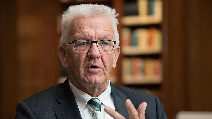 Baden-Württembergs Ministerpräsident Winfried Kretschmann sieht die Autoindustrie nicht als lleinverantwortlich für die schlechten Luftwerte in einigen deutschen Innnenstädten.