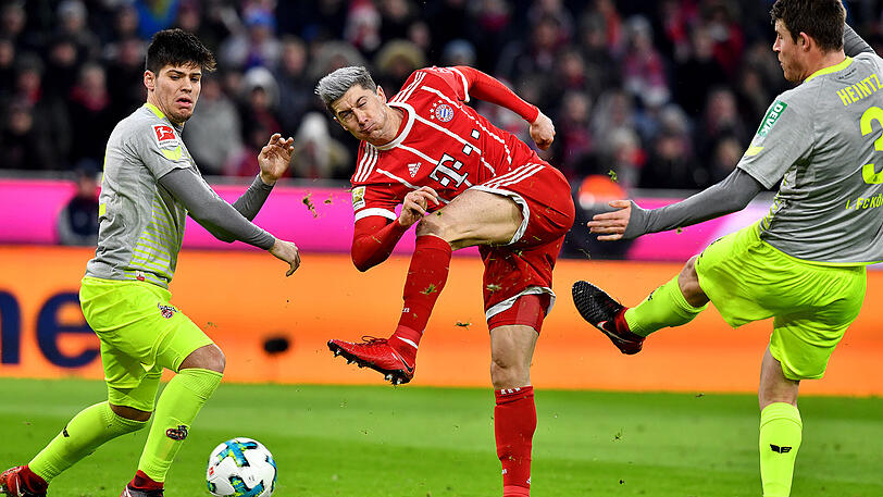 ROBERT LEWANDOWSKI: NOTE 3 - Verballerte in der ersten Halbzeit mehrere gute Chancen (11., 15., 20., 23.). Nach der Pause machte er zunächst da weiter - doch dann traf er mit links zur Führung. Hat jetzt 15 Saisontore.