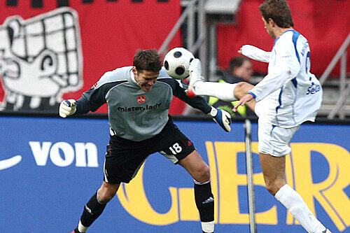 Erst per Kopf, dann recht kopflos: Club-Keeper Daniel Klewer.