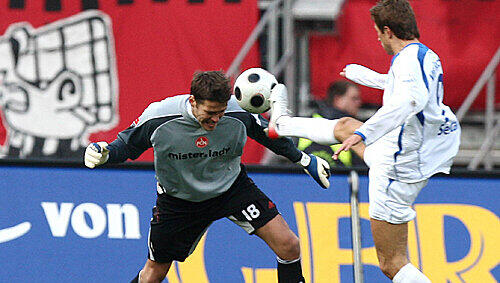 Erst per Kopf, dann recht kopflos: Club-Keeper Daniel Klewer. Erst per Kopf, dann recht kopflos: Club-Keeper Daniel Klewer.