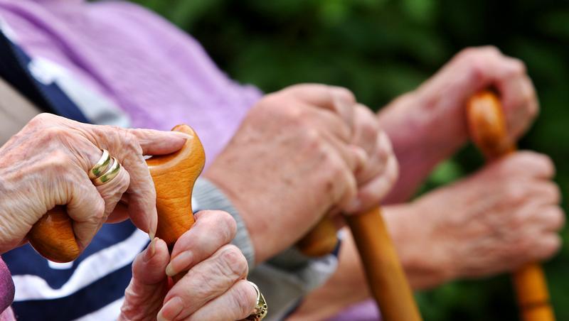 Die Lebenserwartung steigt – und die Alten werden älter. Nicht jeder hat das Glück, als Rentner fit Die Lebenserwartung steigt – und die Alten werden älter. Nicht jeder hat das Glück, als Rentner fit