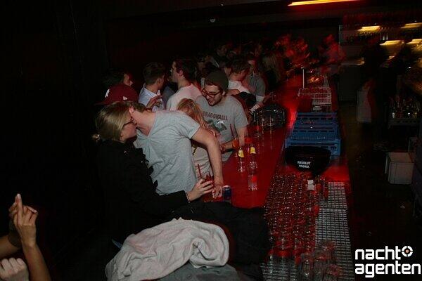 Die Milchbar macht den Auftakt für die Partywoche mit ihrem "Blue Monday". Mehr Bilder unter: www.nachtagenten.de