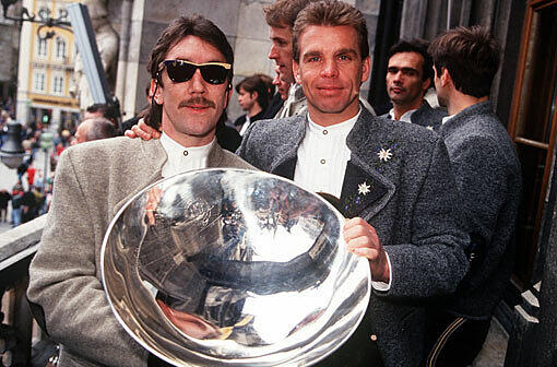 Gerd Truntschka (r.), Ex-Nationalspieler, der 1994 mit Hedos München Meister wurde: &bdquo;Man braucht jetzt ein langfristiges Bekenntnis zu Eishockey in München. Für mich muss München im Eishockey die Zentrale in Bayern sein.&ldquo;