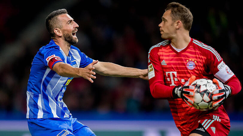 MANUEL NEUER, NOTE 3: Hielt den Kopfball von Ibisevic stark, nutzte nichts &ndash; danach gab&lsquo;s Elfer, da war er machtlos. Wie beim 0:2 durch Duda. Kassierte erstmals zwei Gegentreffer in dieser Saison.